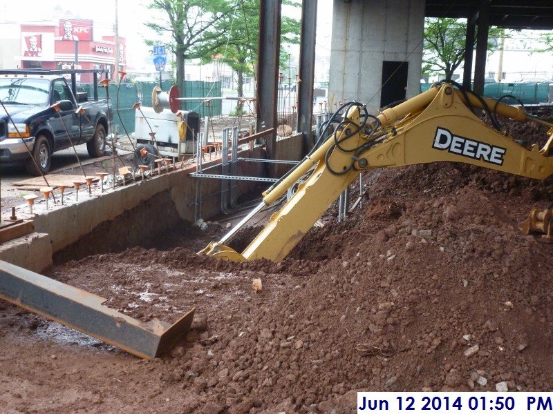 Excavating for the underground sanitary Sewer Facing West (800x600)